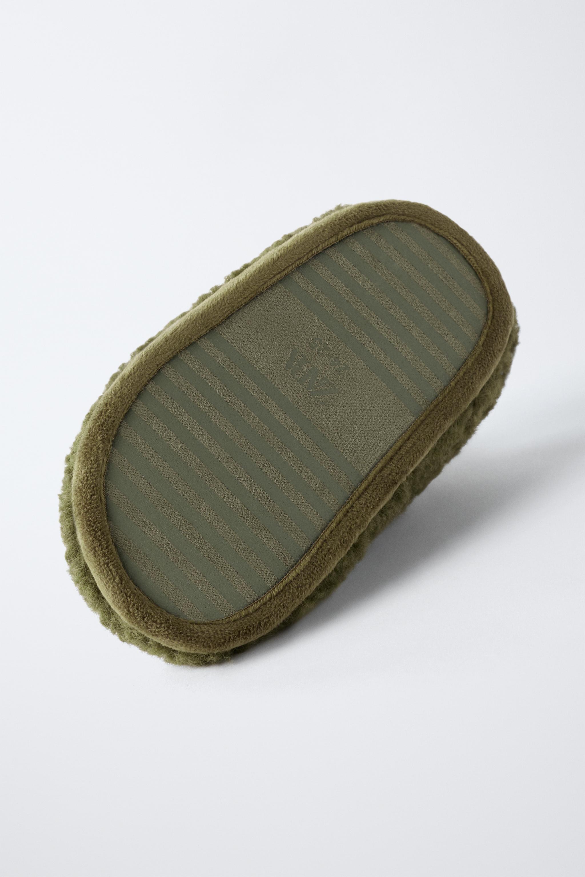 MONSTER HOUSE SLIPPERS